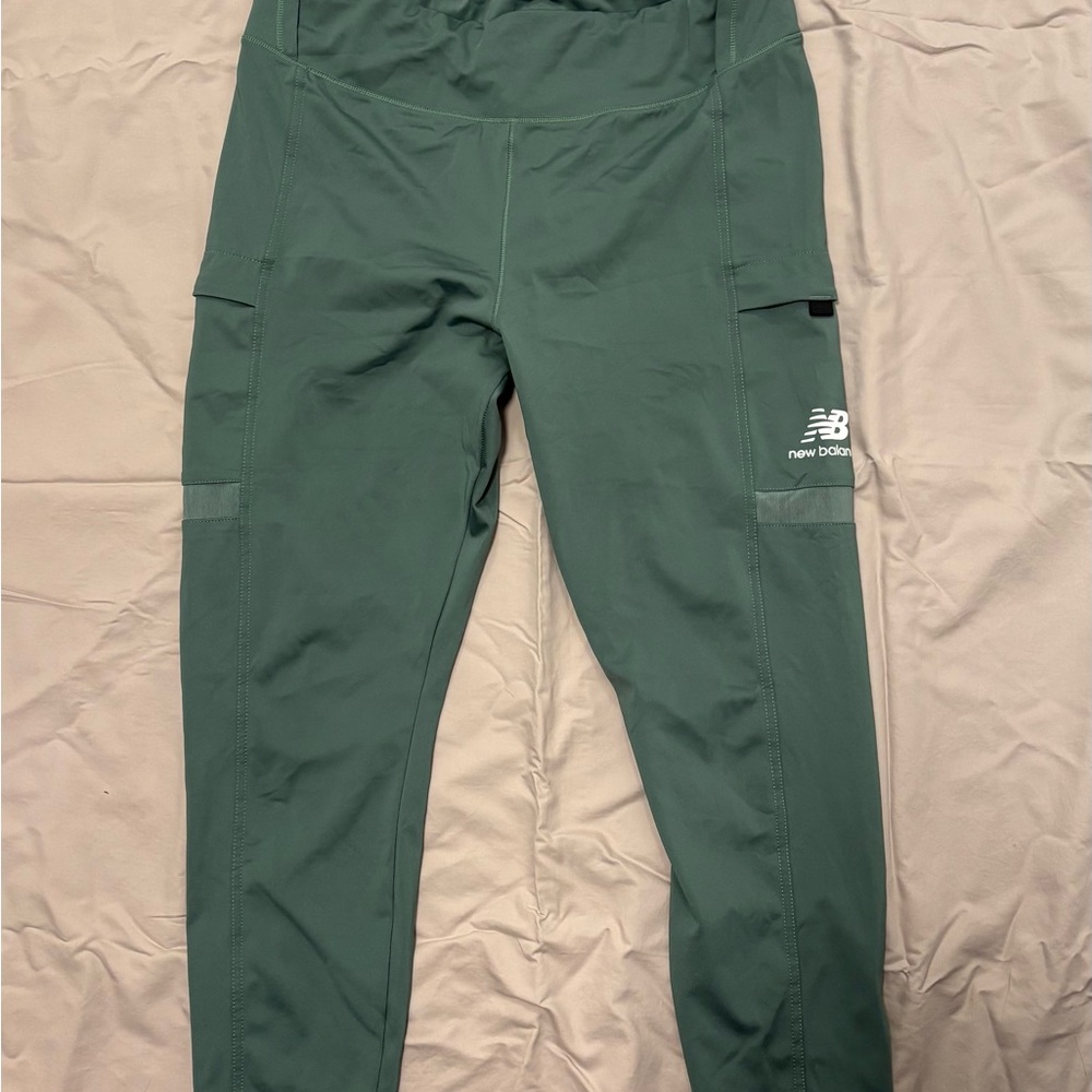 New Balance Women’s green leggings